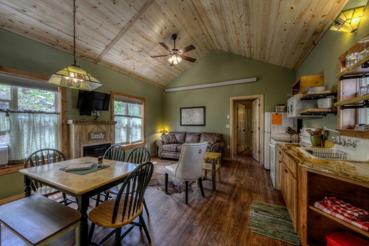 Yak Ridge Cabins And Farmstead By Mount Rushmore Villa Кийстоун Екстериор снимка